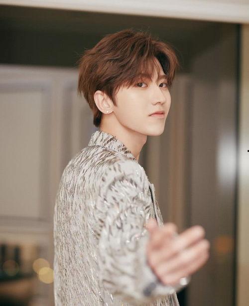 娱乐圈王大锤爆料cp,王大锤爆料神秘CP恋情  第1张